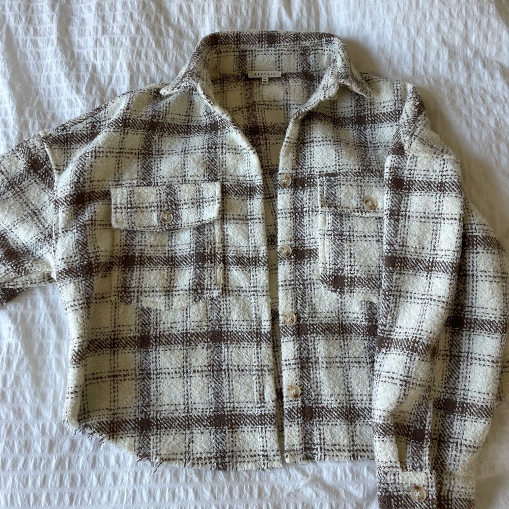 Medium cropped shacket